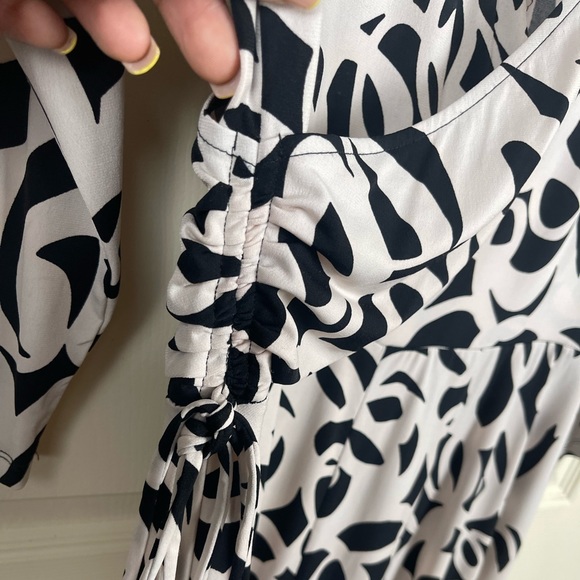 Karin Stevens Patterned Faux Wrap Dress Size 12 - Picture 6 of 8